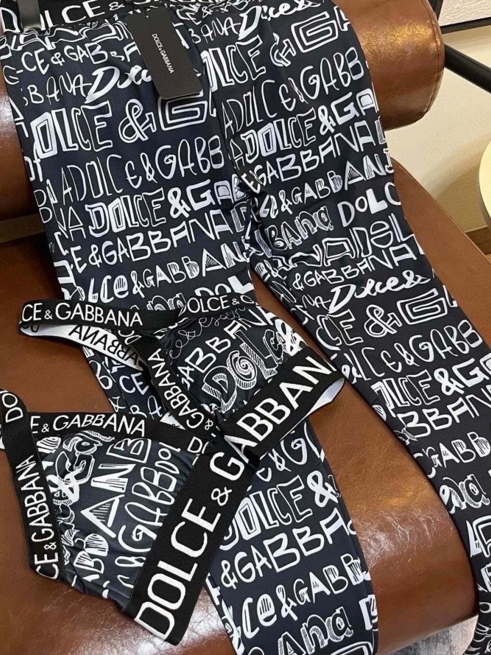 Dolce & Gabbana Black and White Logo Print Leggings and Top Set - Picture 3 of 3